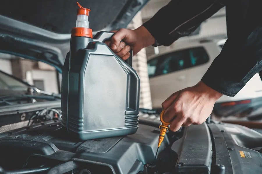 How Mobile Oil Changes Save Time And Reduce Hassle in Salinas, CA How Mobile Oil Changes Save Time And Reduce Hassle in Salinas, CA