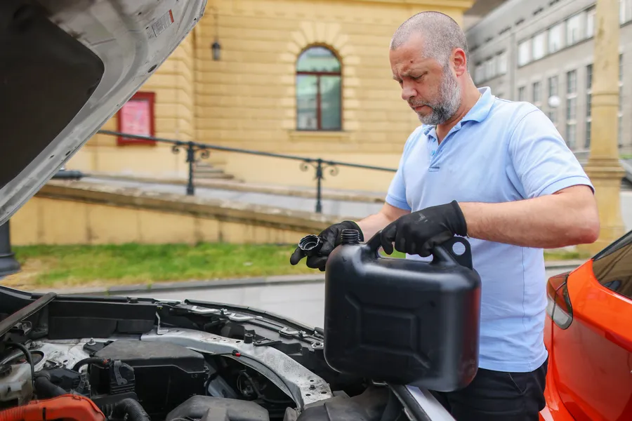 How Regular Oil Changes Improve Engine Longevity Salinas, CA How Regular Oil Changes Improve Engine Longevity Salinas, CA